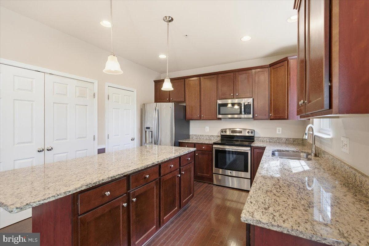 47311 Shady Knoll Place photo 8