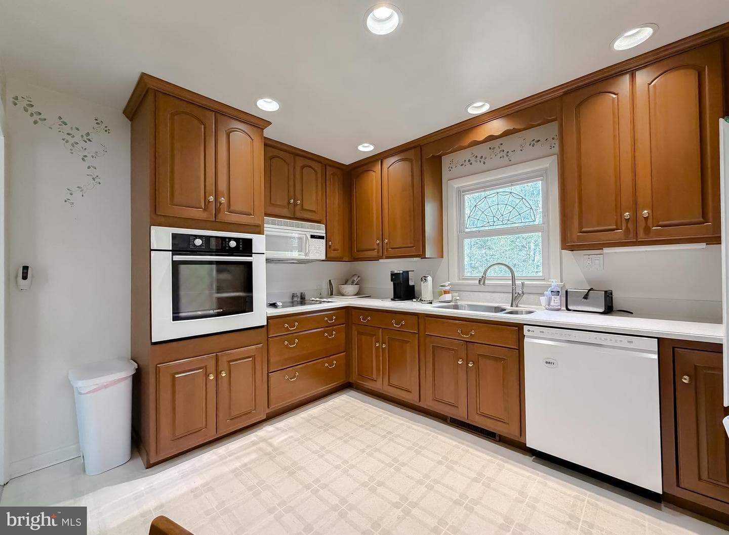 22925 Maple Road photo 17