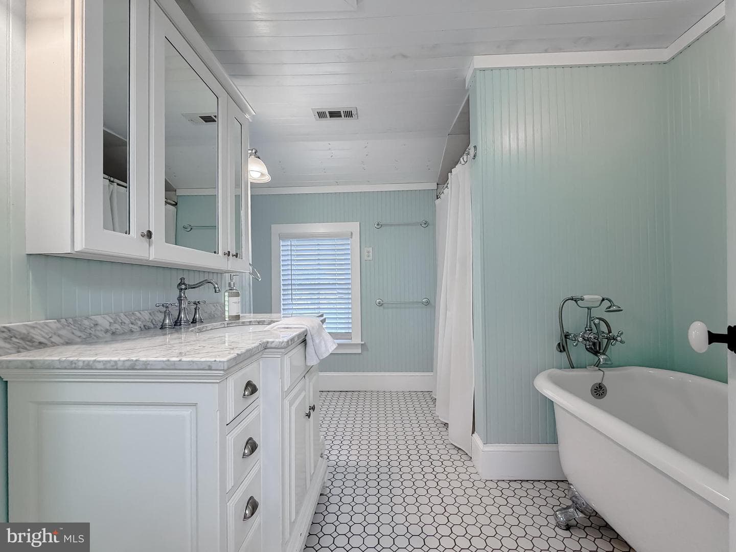 21225 Georges Lane photo 28