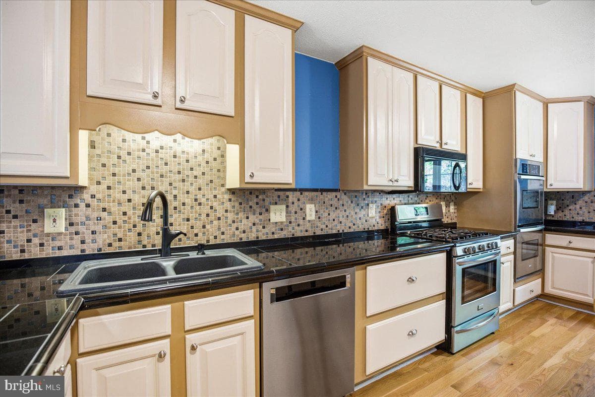 45526 Longfields Boulevard photo 34