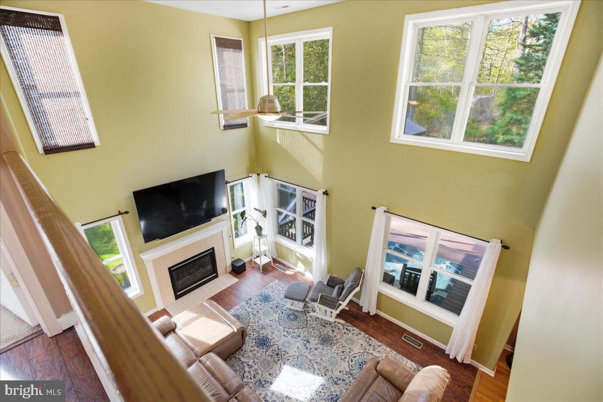45526 Longfields Boulevard photo 8