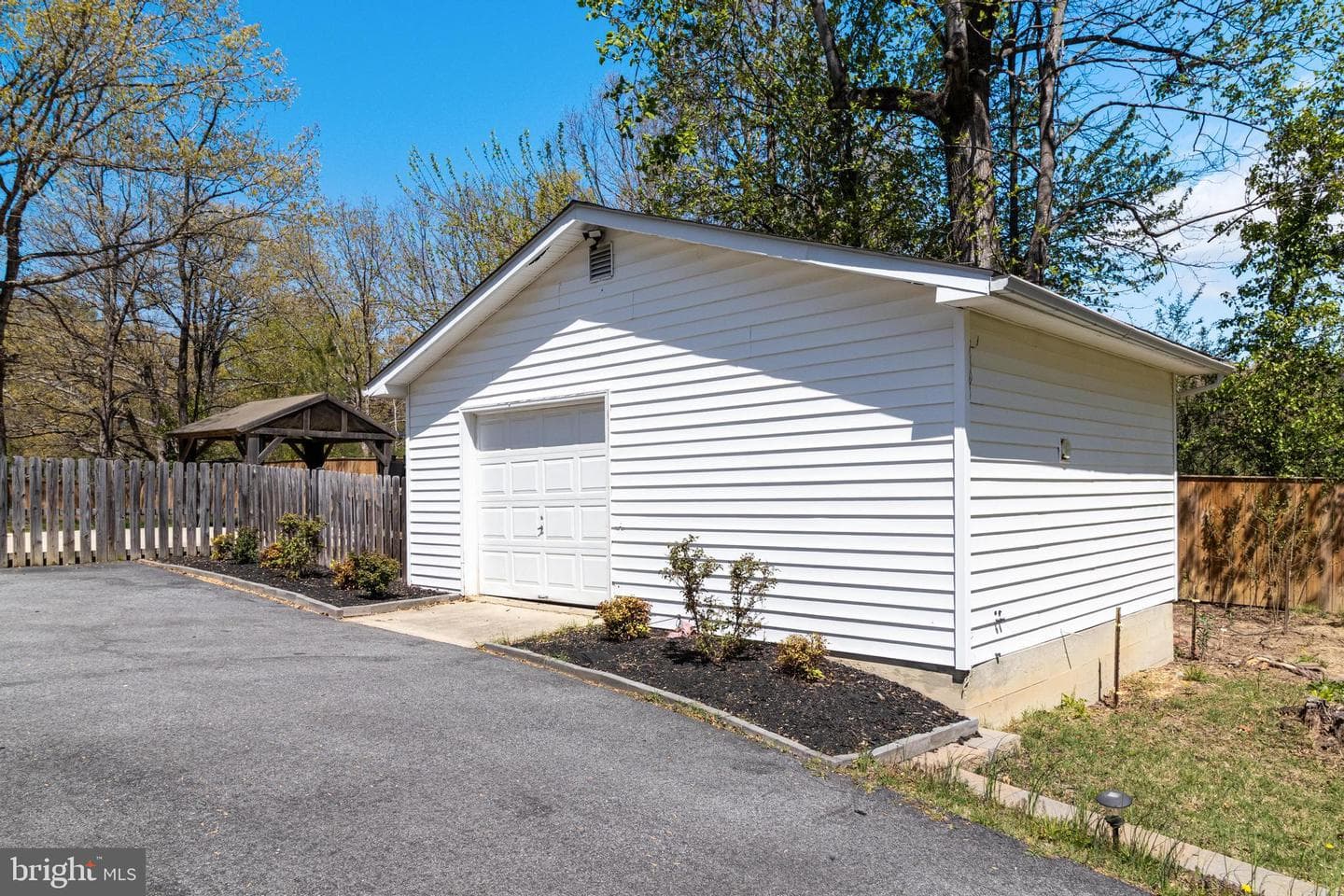 39900 Graves Road photo 2