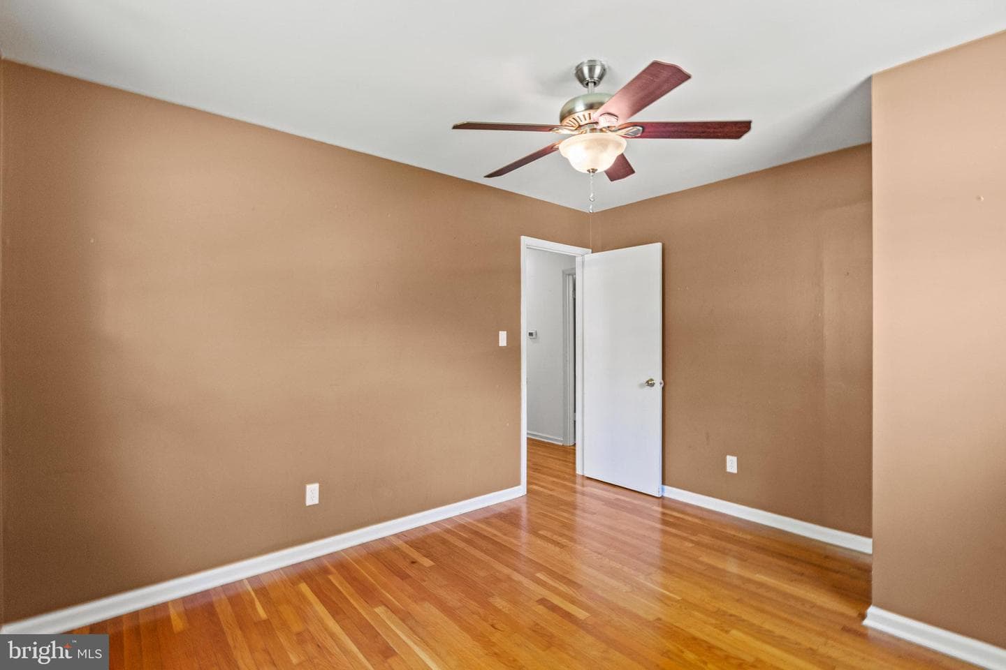 21404 Williams Dr photo 8