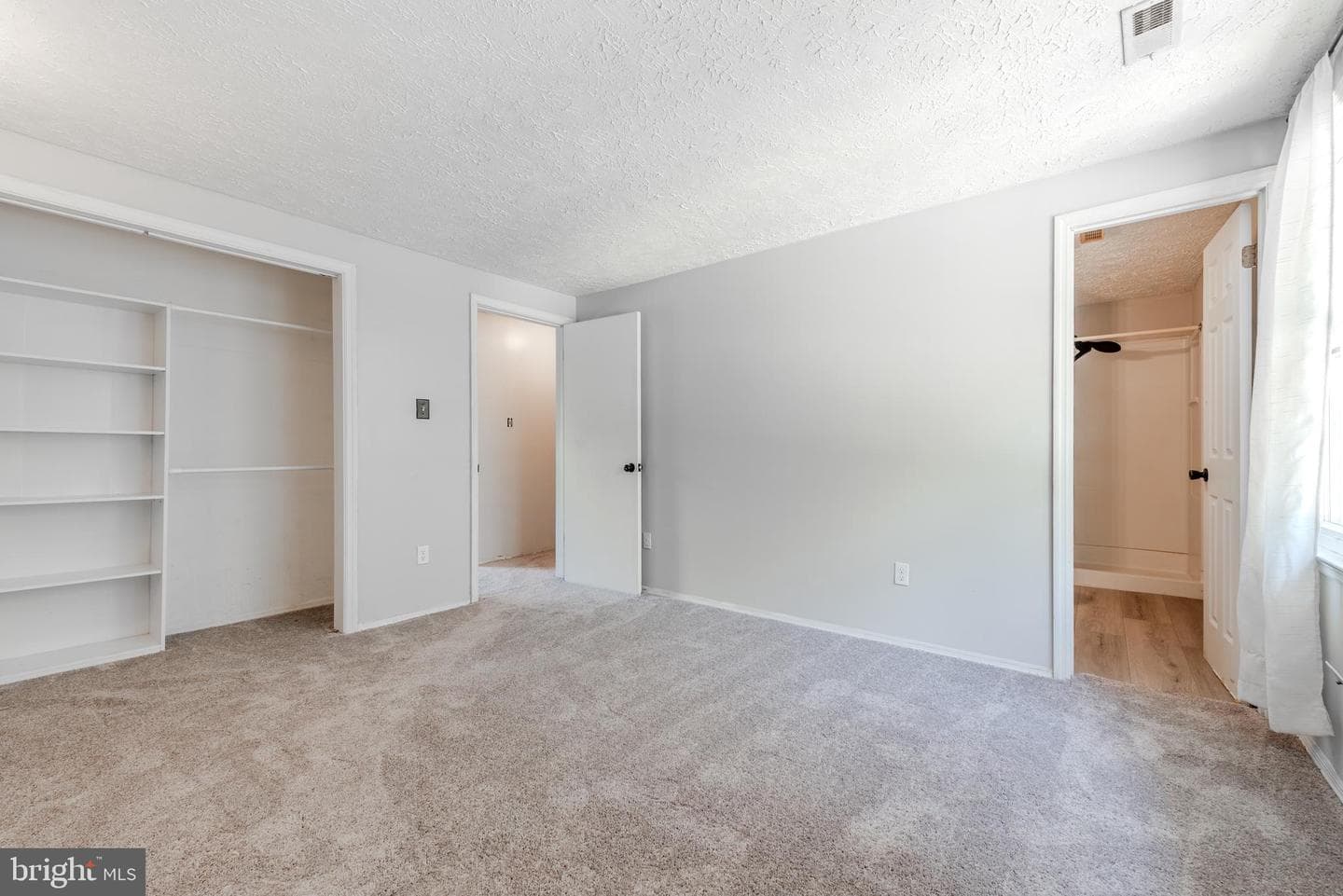 20835 Harlequin Lane photo 5