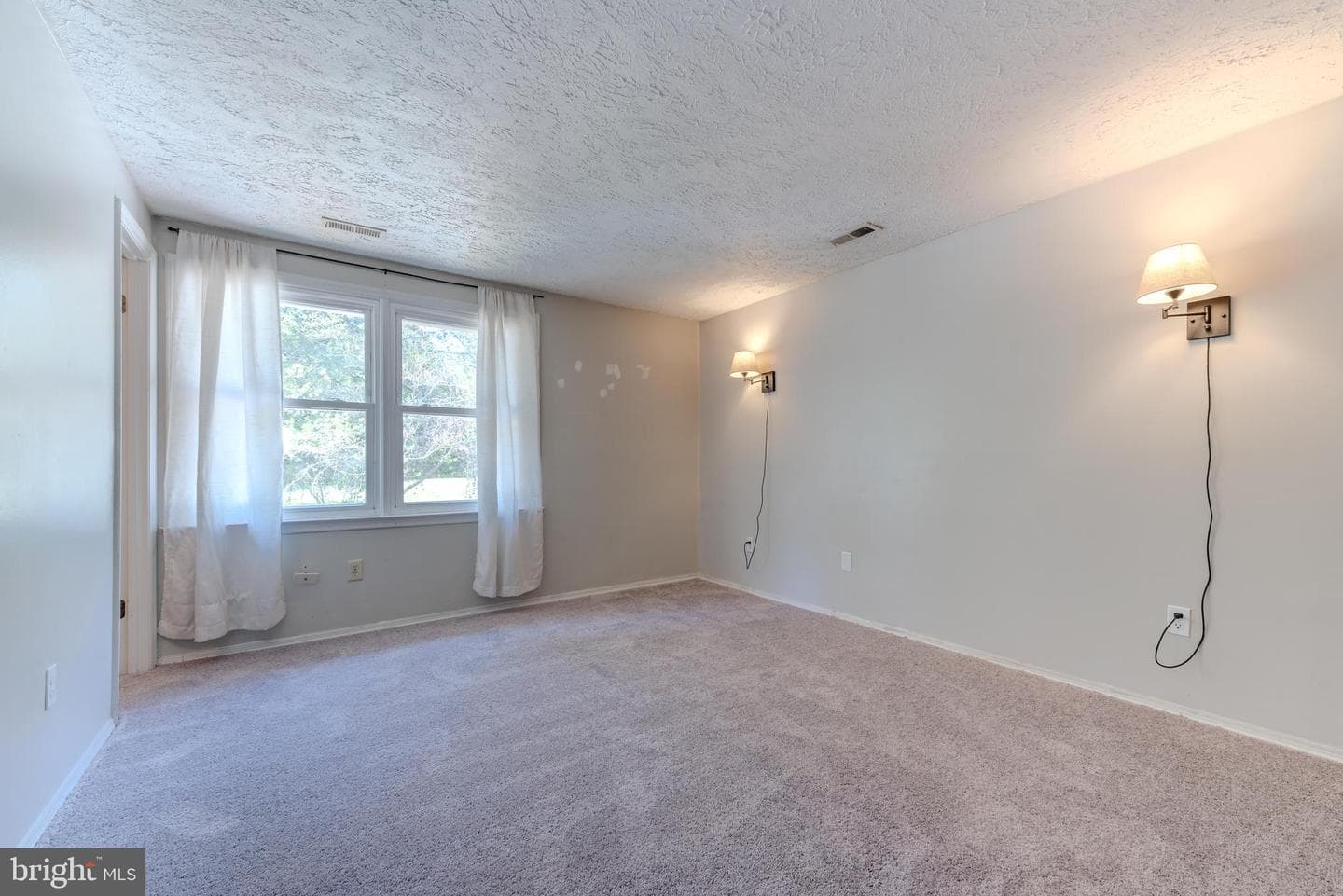20835 Harlequin Lane photo 6
