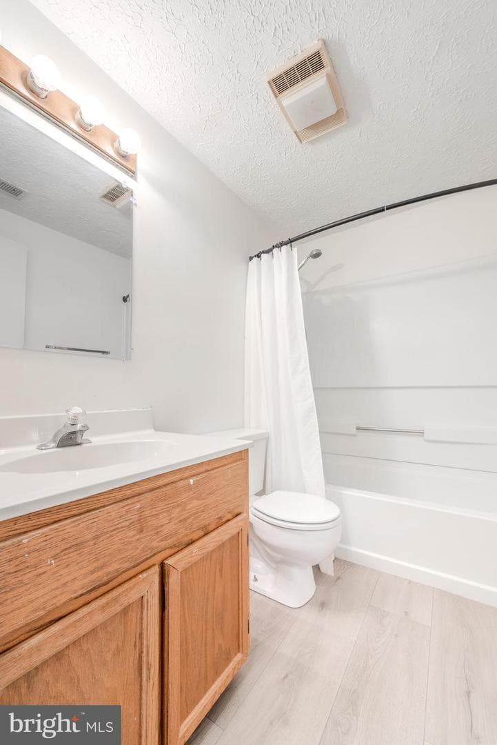20835 Harlequin Lane photo 8