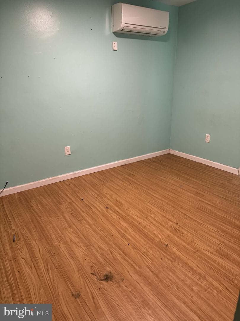 21364 Cambridge Avenue photo 2
