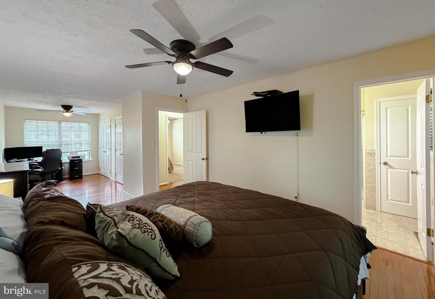 21293 Scarborough Drive photo 17