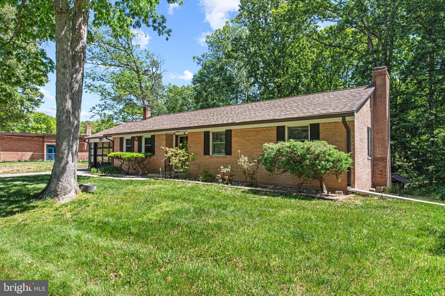45760 King Drive photo 1