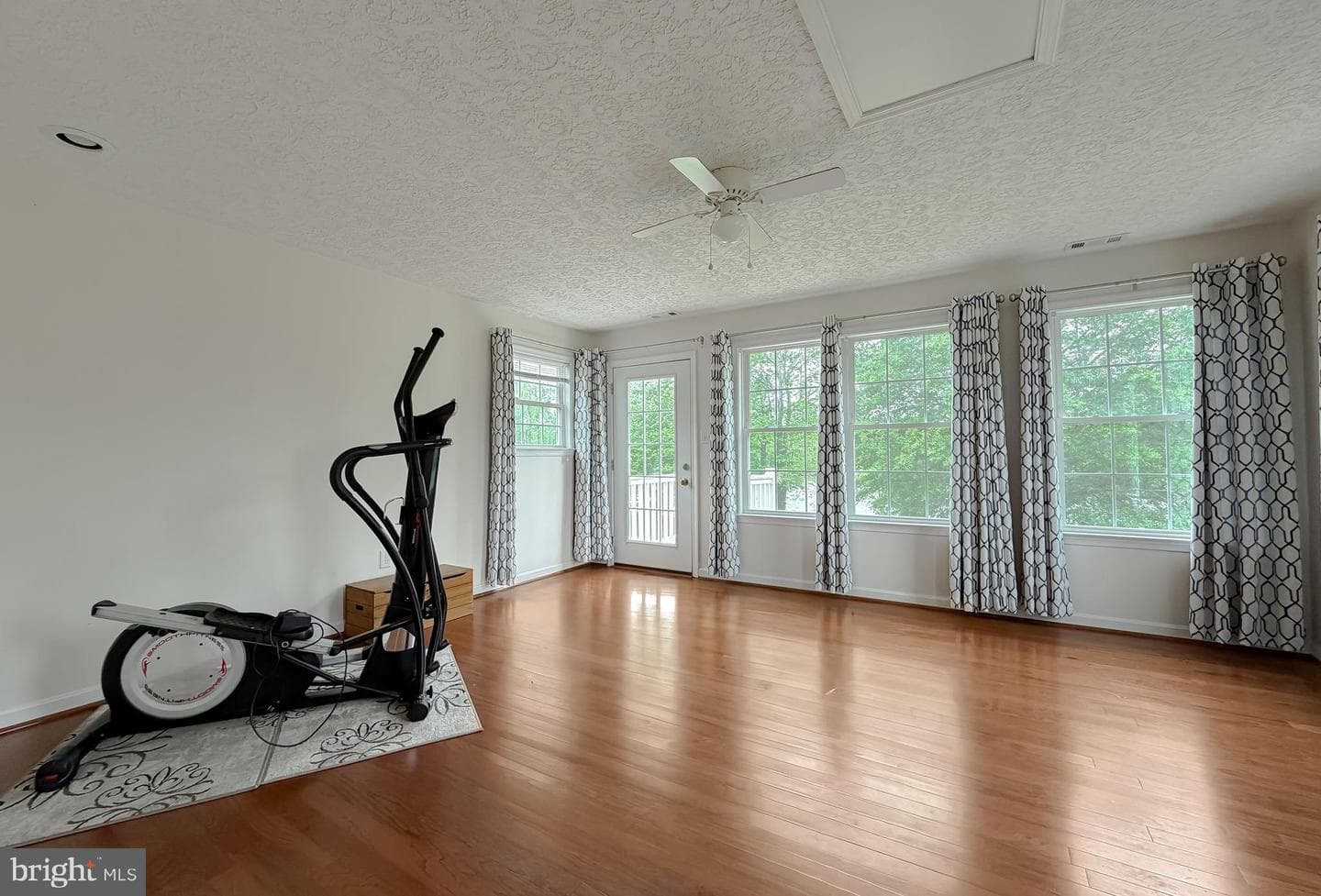 21045 Oakland Hall Road photo 47
