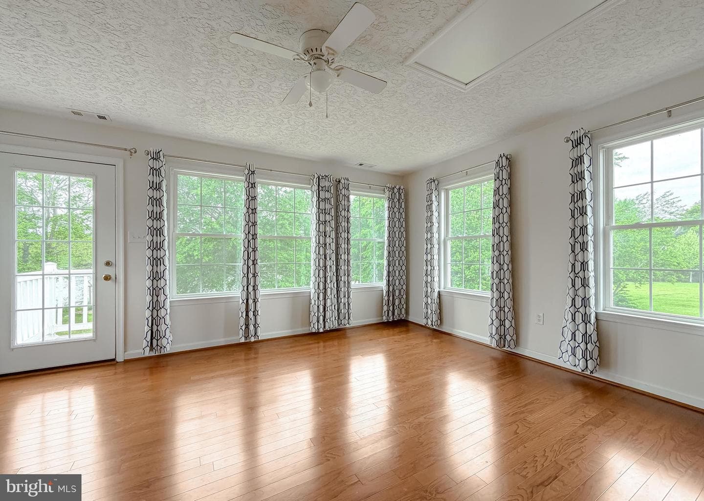 21045 Oakland Hall Road photo 49