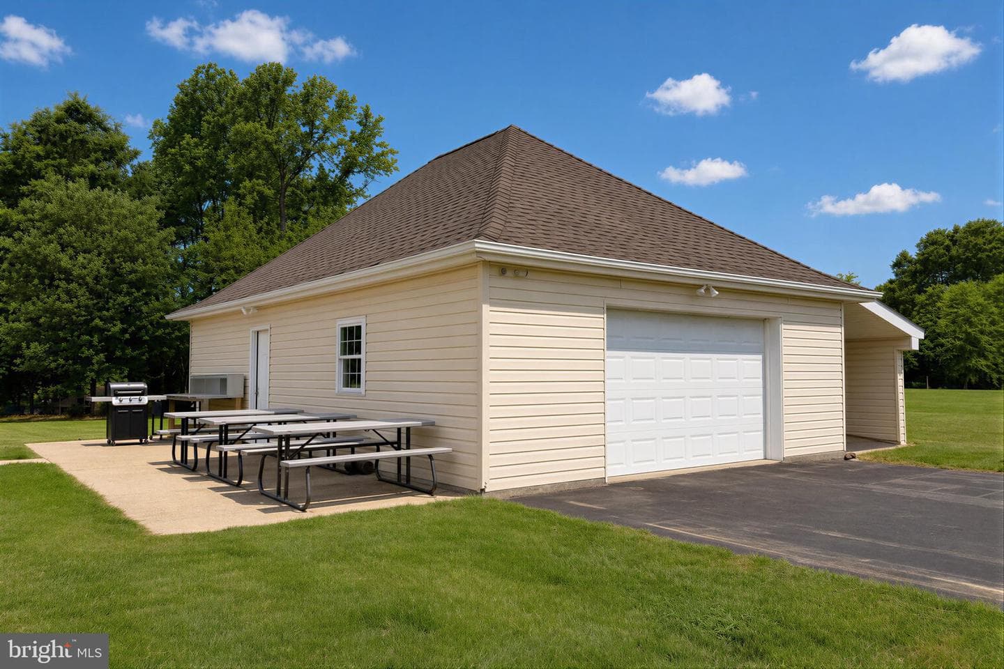 21045 Oakland Hall Road photo 5