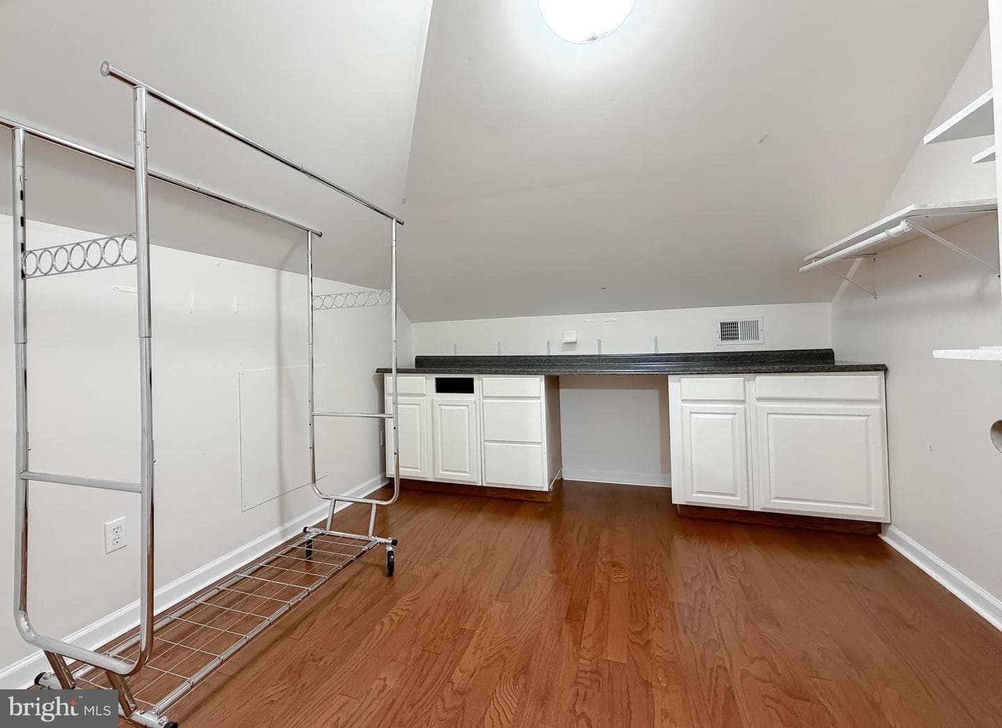 21045 Oakland Hall Road photo 57