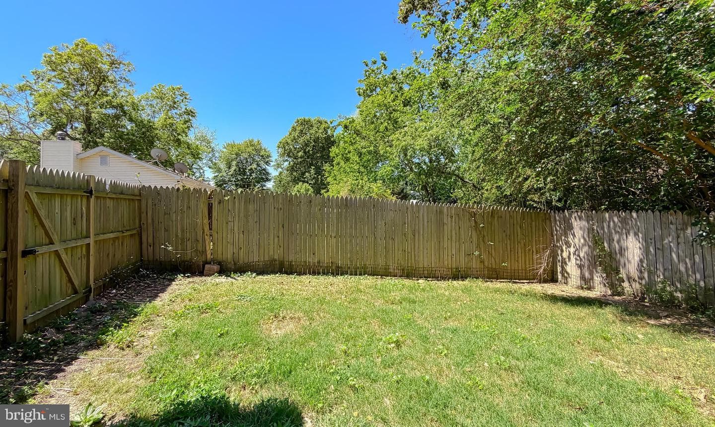 22381 Cedar Street photo 25