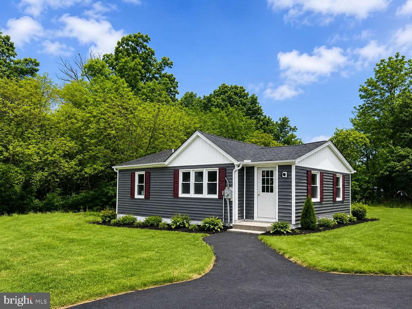 25263 Sotterley Rd photo 1