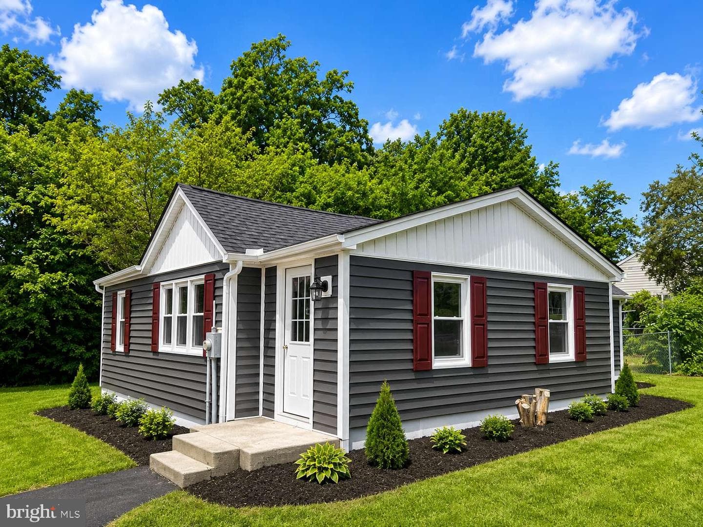 25263 Sotterley Rd photo 2