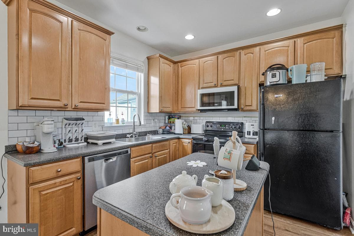 46068 W Westbury Boulevard photo 15