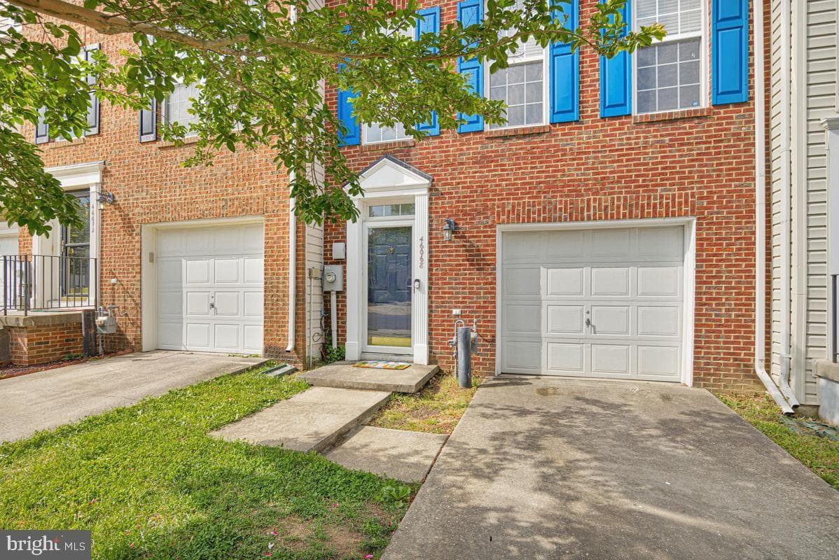 46068 W Westbury Boulevard photo 5