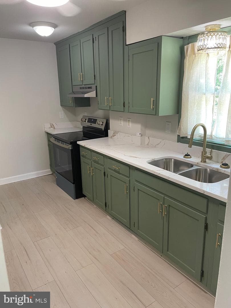 21724 Suwanne Place photo 5