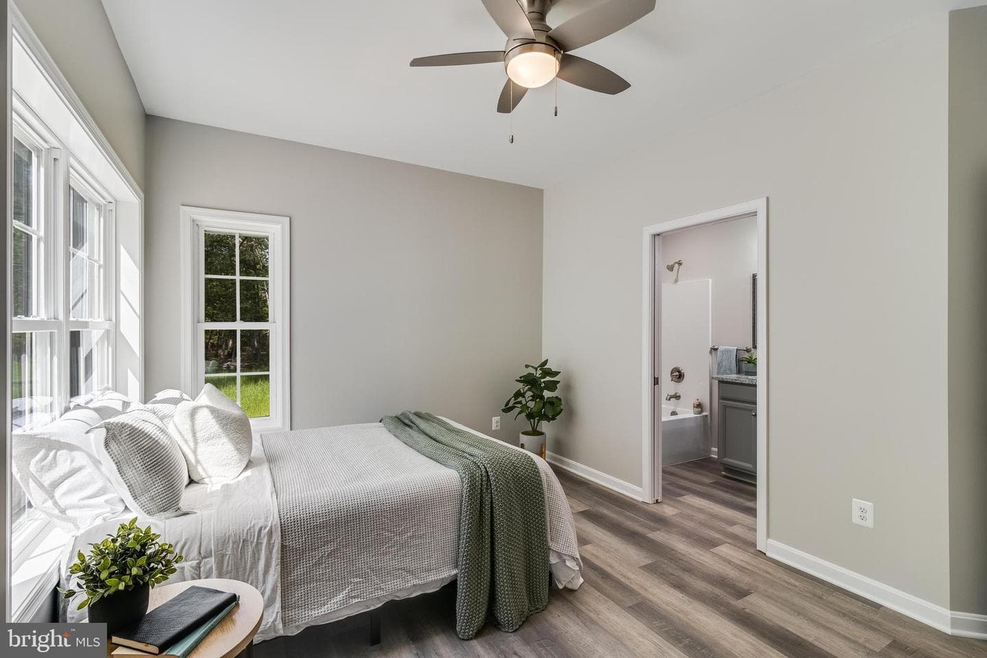 21183 Abell Road photo 21