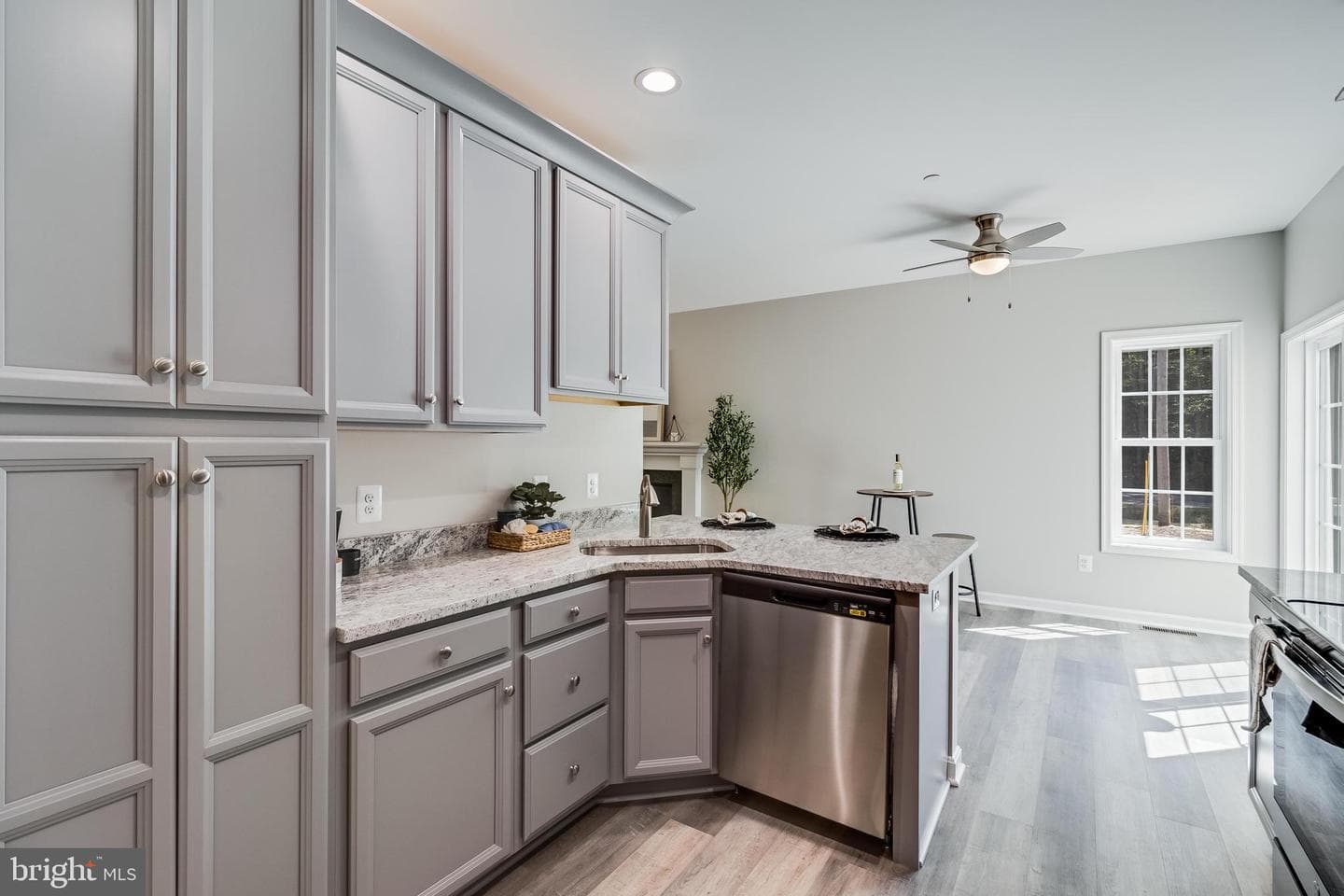 21183 Abell Road photo 29
