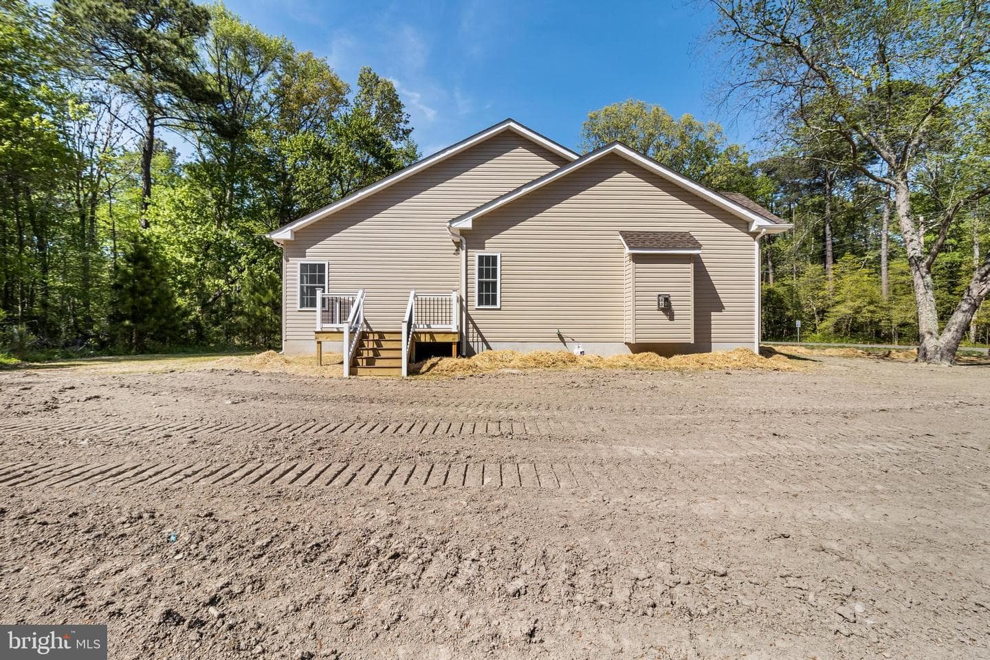 21183 Abell Road photo 34