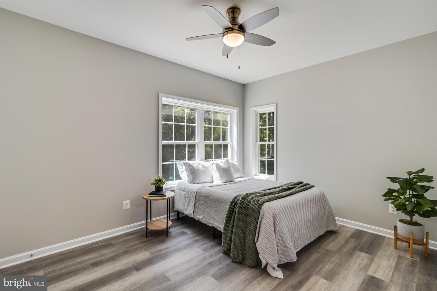 21183 Abell Road photo 8