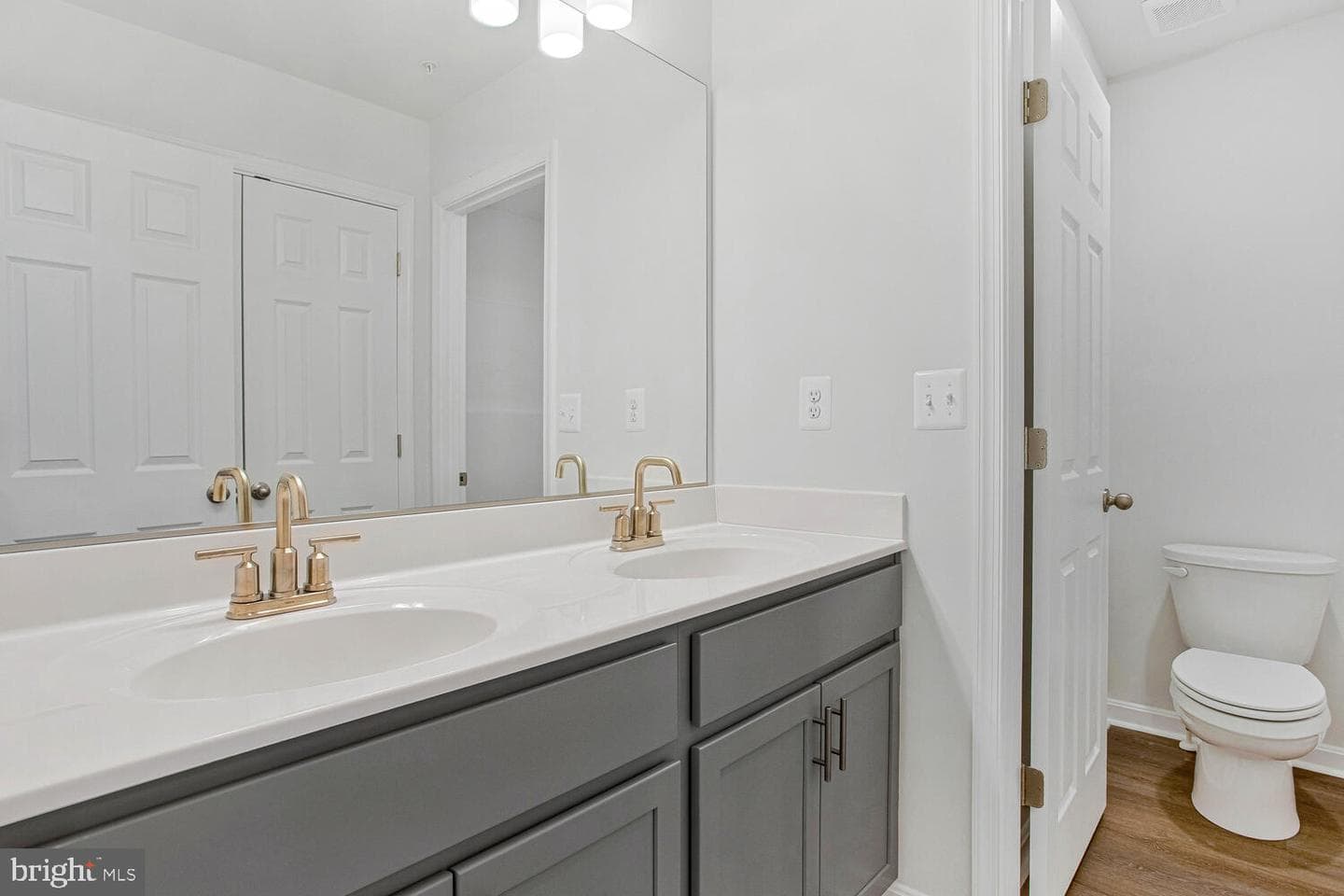 22218 Norris Woods St photo 12