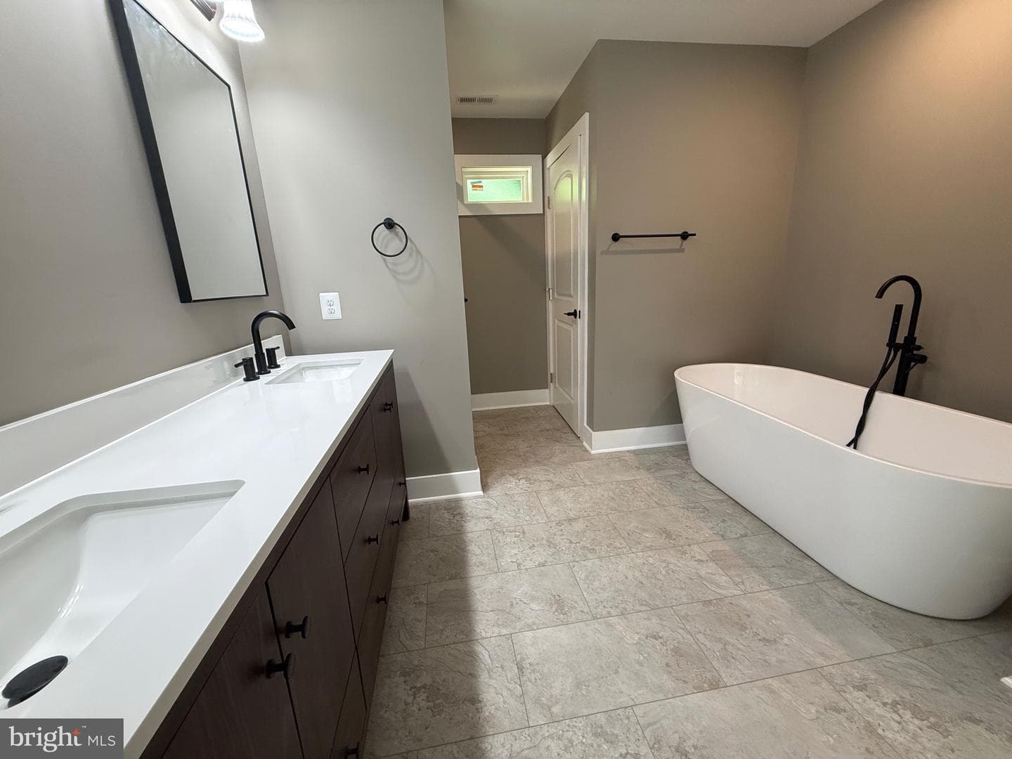 48236 Beachville photo 11