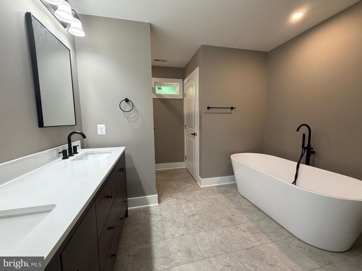 48236 Beachville photo 12