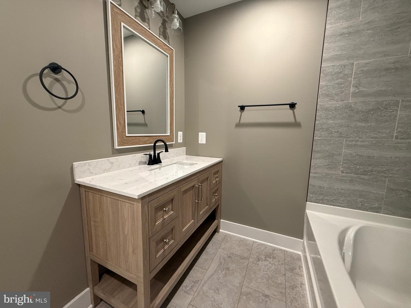 48236 Beachville photo 16