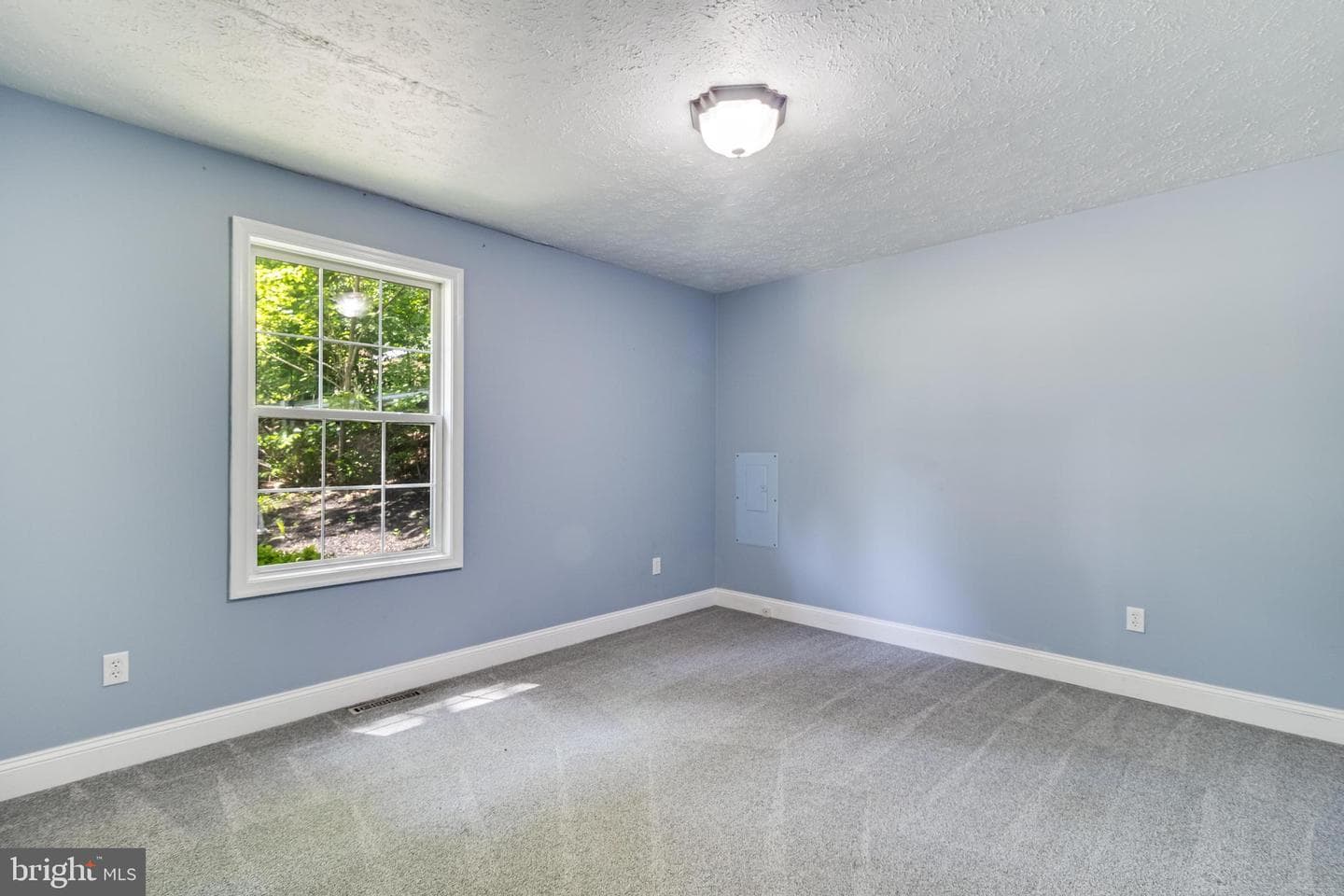 39500 Thomas Drive photo 9