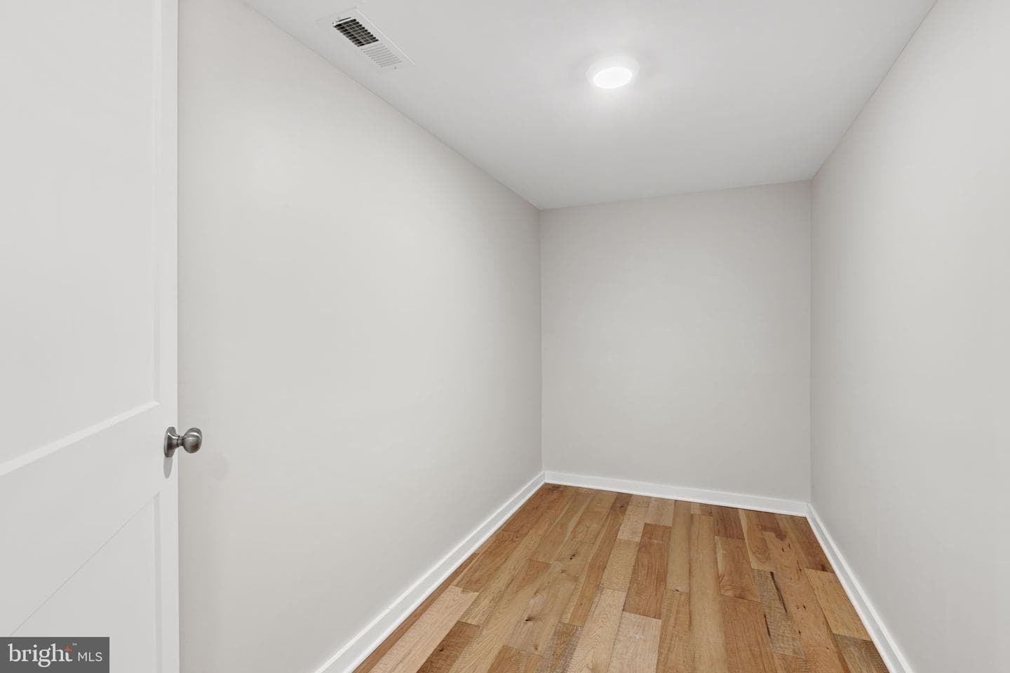 22393 Saint Clements Avenue photo 25