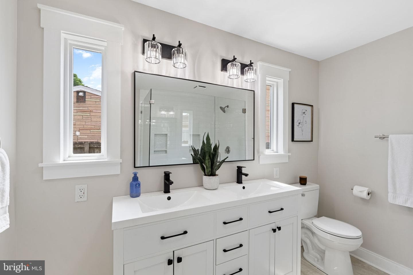 22393 Saint Clements Avenue photo 32