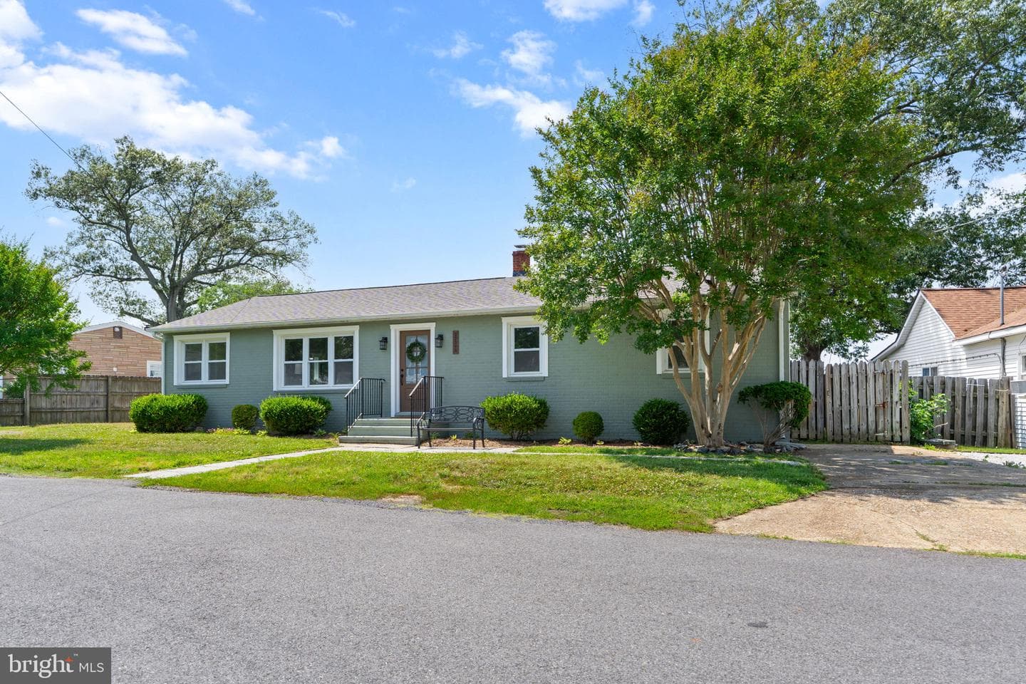 22393 Saint Clements Avenue photo 4