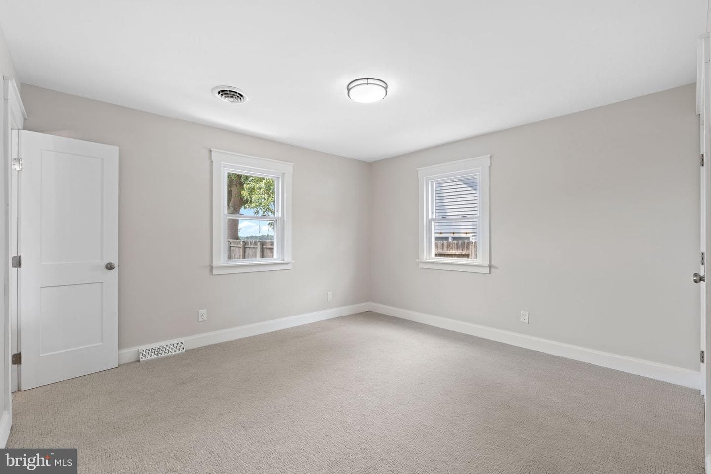 22393 Saint Clements Avenue photo 40
