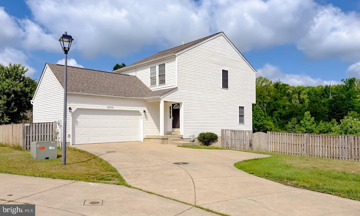 22513 Castle Pollard Way photo 3