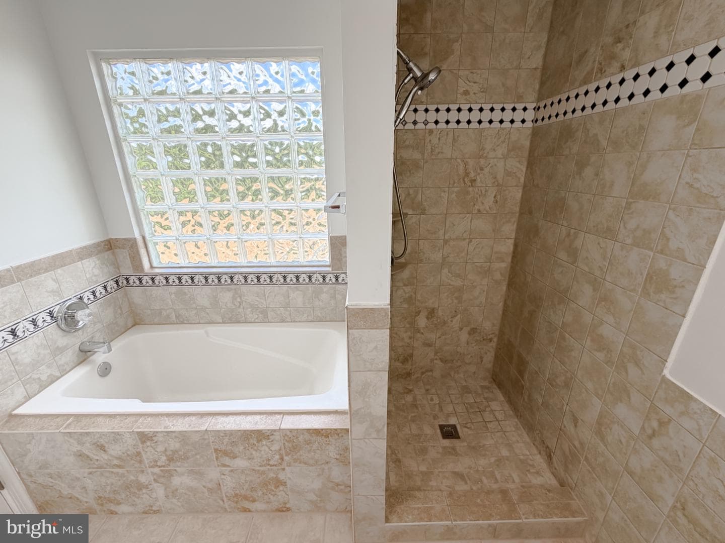 22513 Castle Pollard Way photo 36