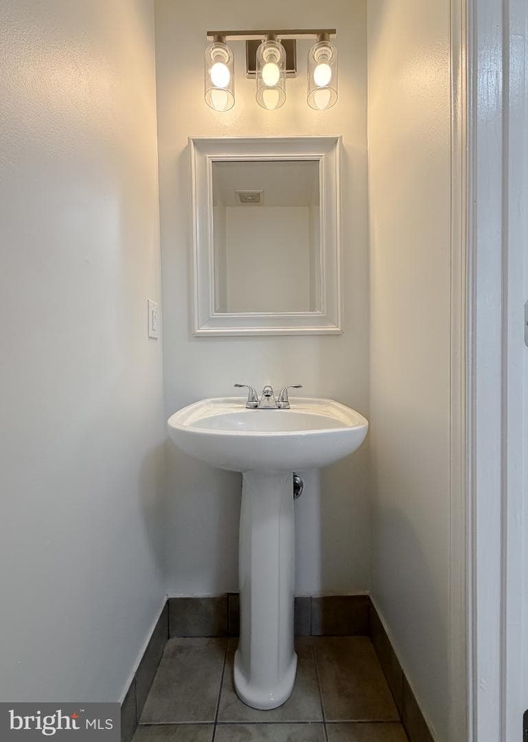22513 Castle Pollard Way photo 4