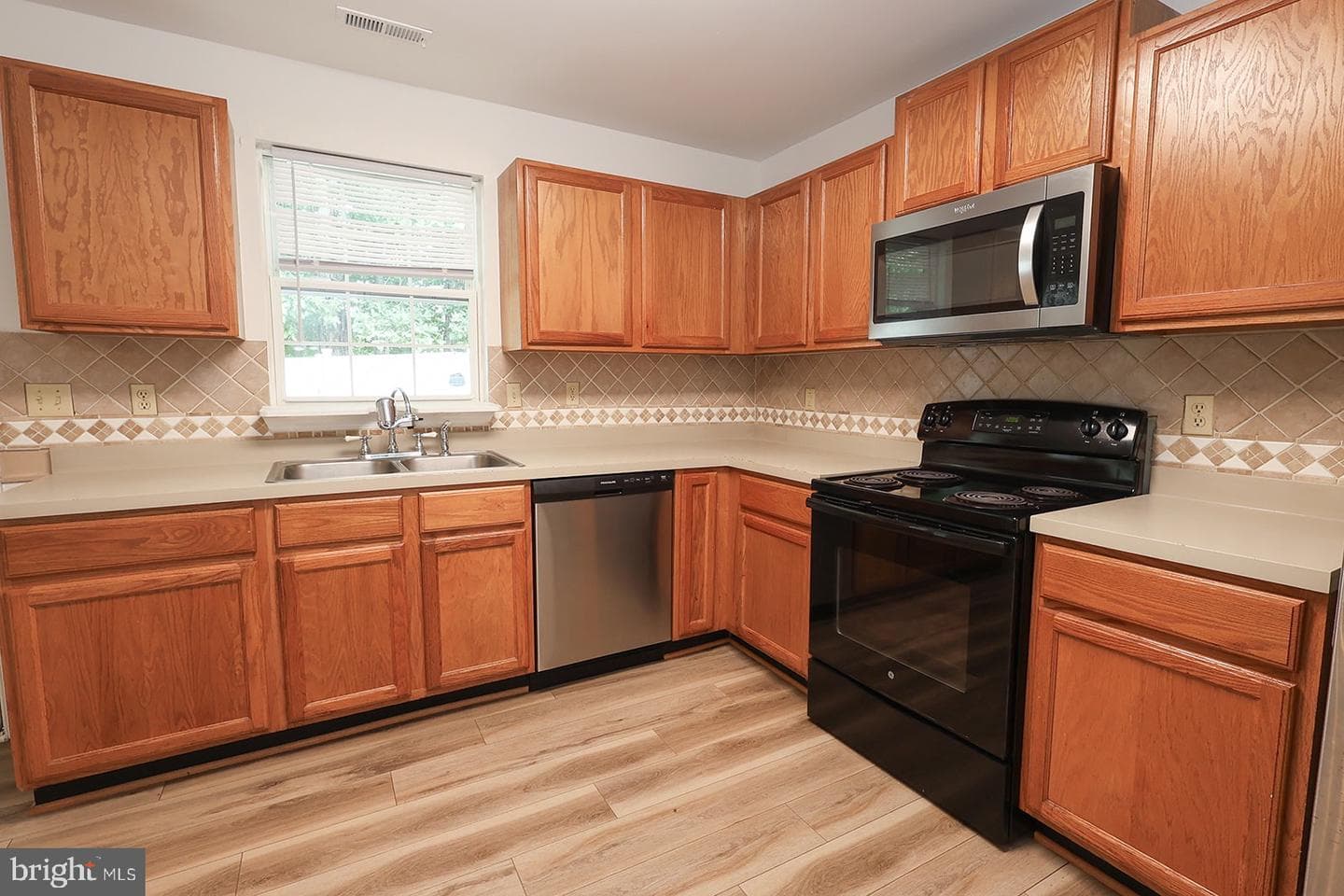 45820 Wolftrap Way photo 12