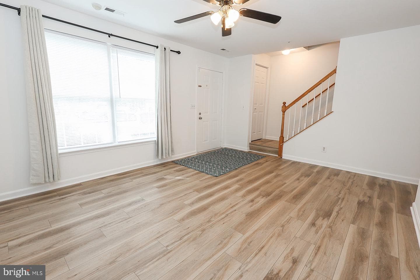 45820 Wolftrap Way photo 5