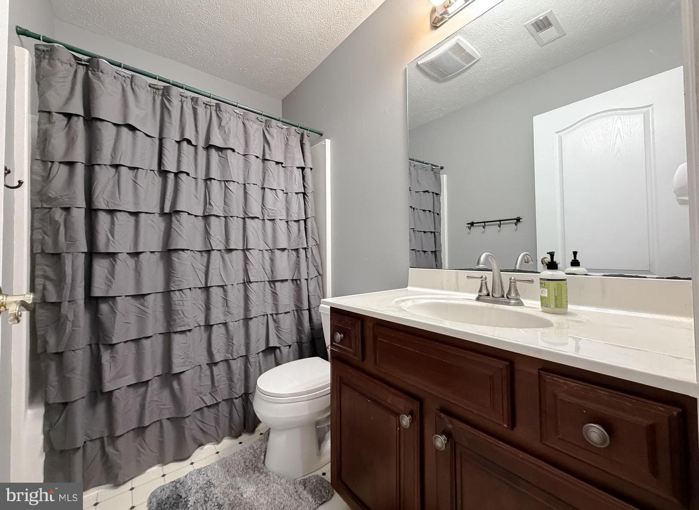 40777 Center 40 Circle photo 55