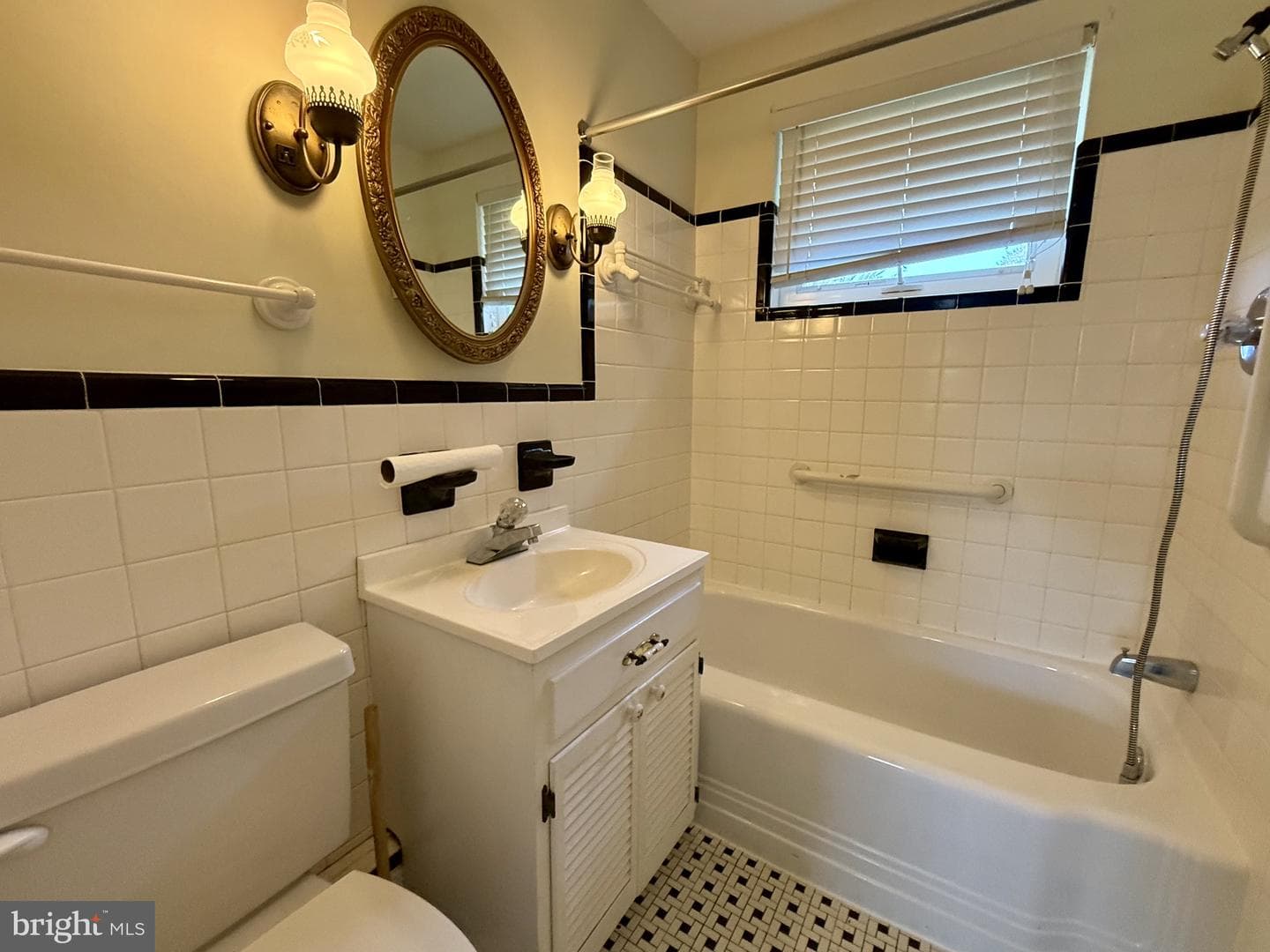 22332 Cedar Street photo 13