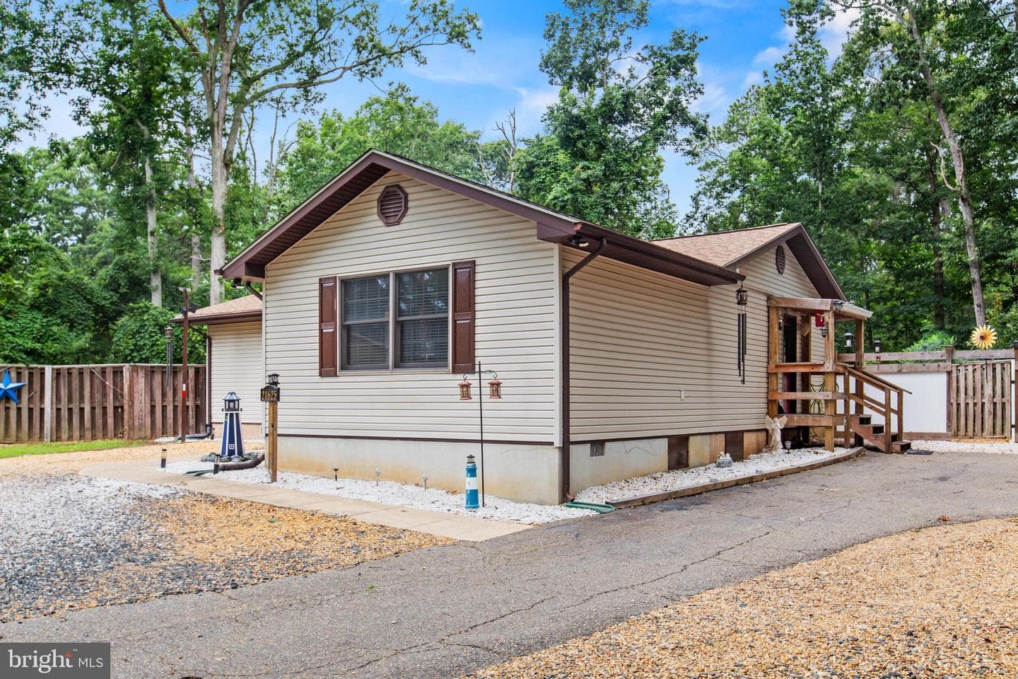 21625 America Street photo 22