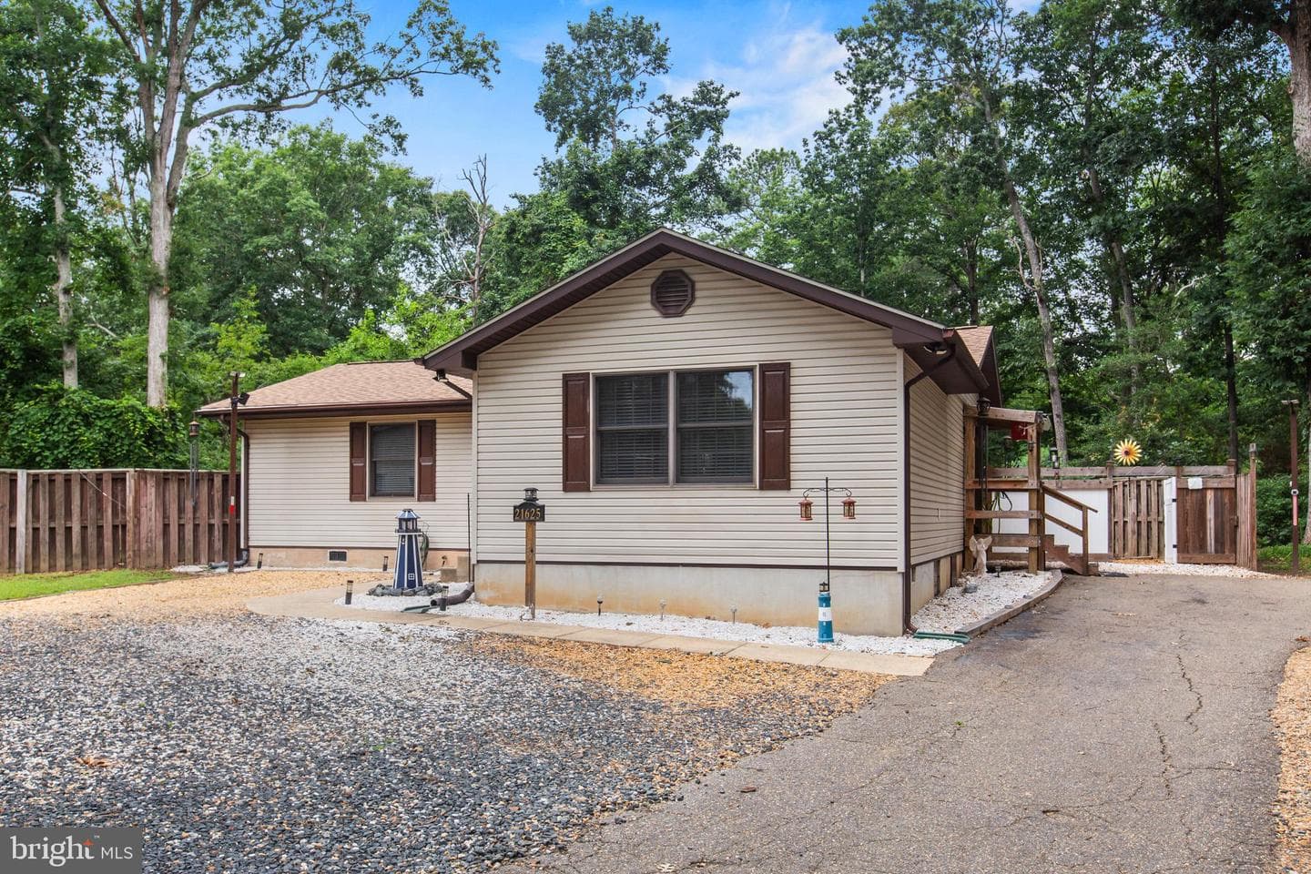 21625 America Street photo 24