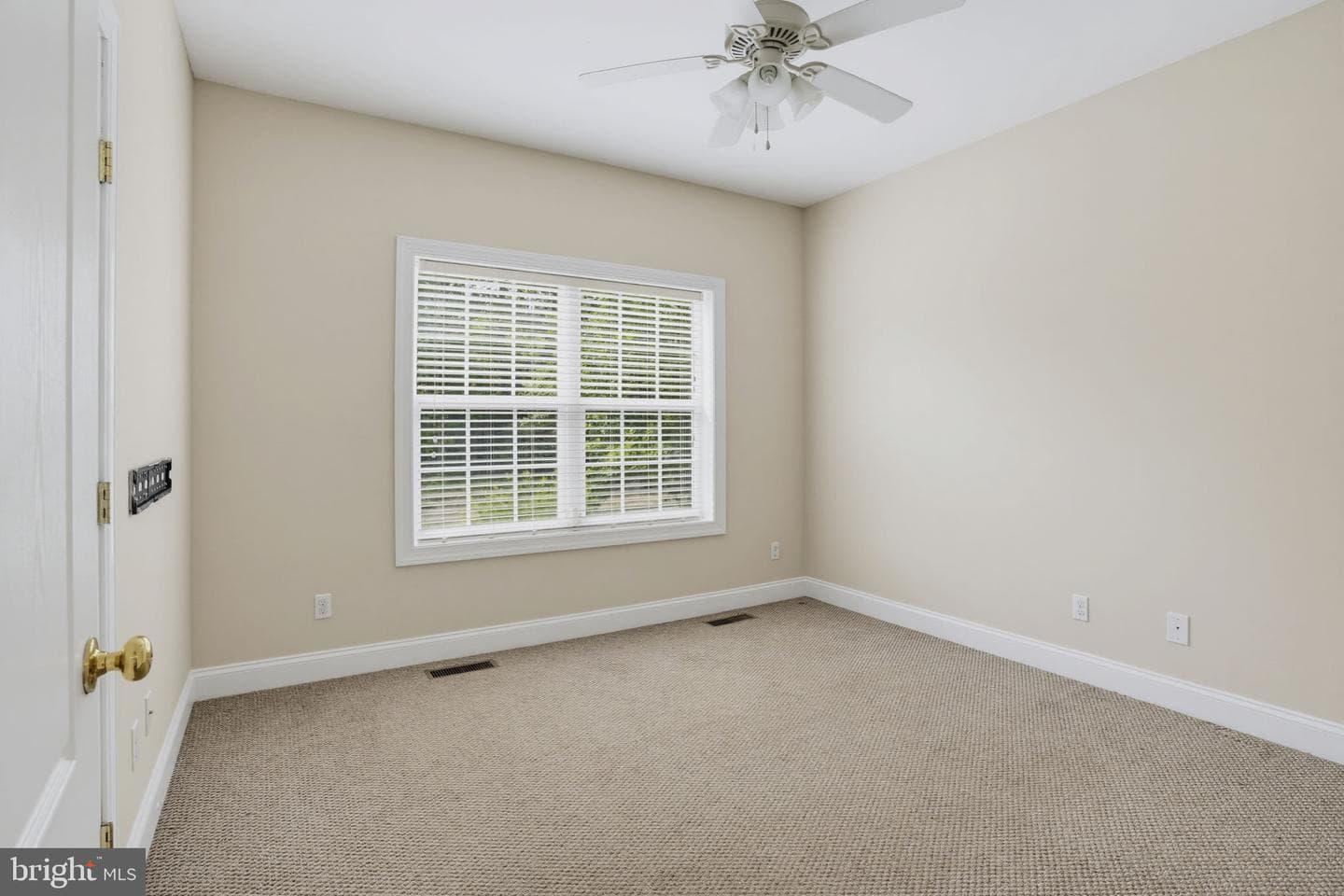 22835 Chestnut Road photo 25