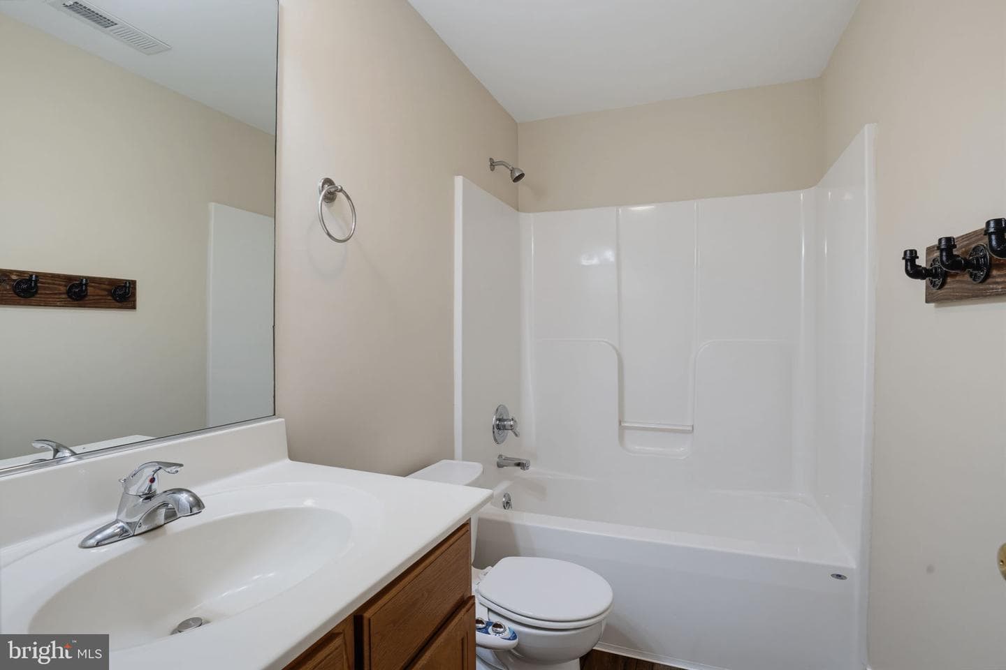 22835 Chestnut Road photo 32