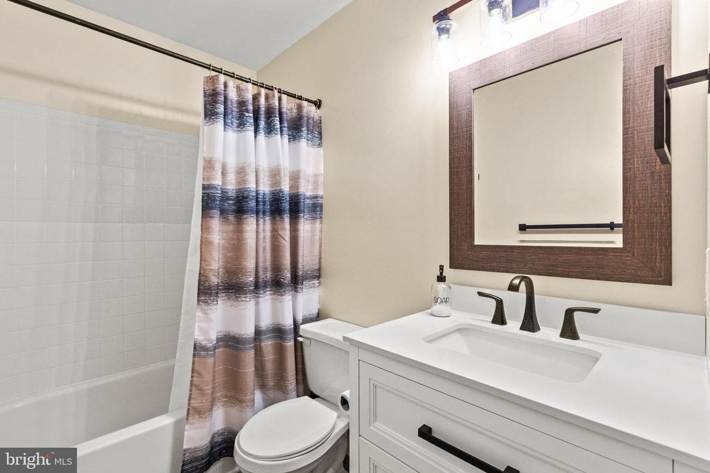 20859 Sandstone Street photo 11