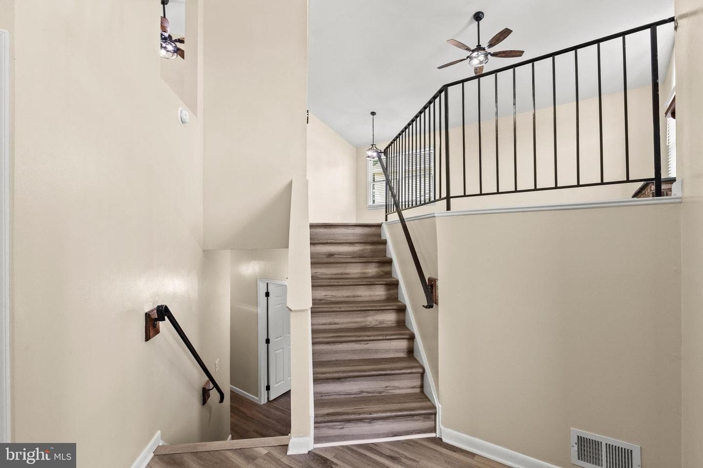 20859 Sandstone Street photo 2