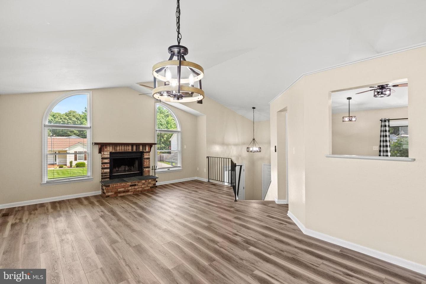 20859 Sandstone Street photo 4